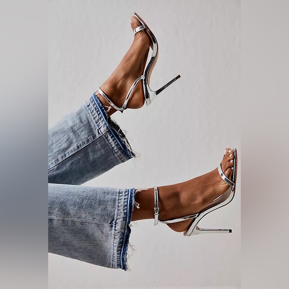 SCHUTZ Shoes - Schutz Women's Joenn Sandal in Prata Silver Metallic Color Size 9.5